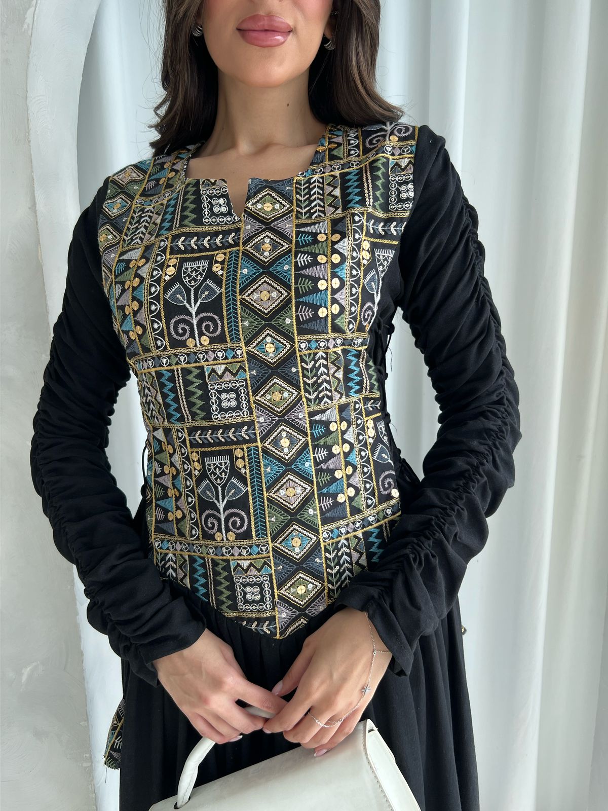 Kuwaiti dress F 4173