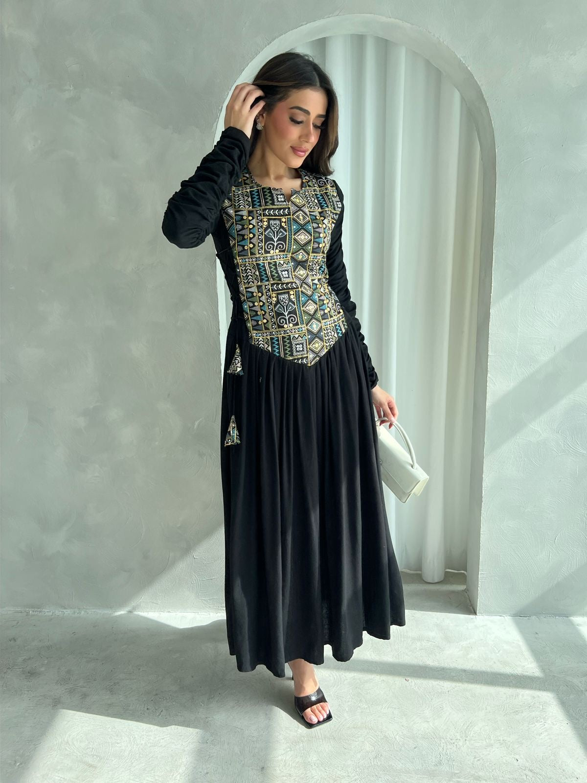 Kuwaiti dress F 4173
