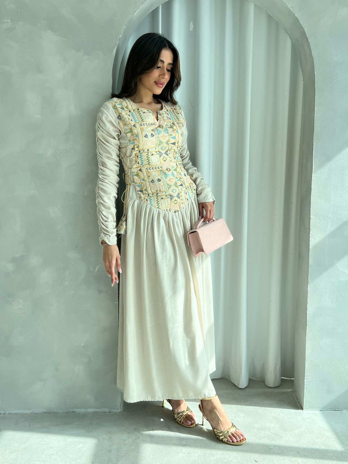Kuwaiti dress F 4173