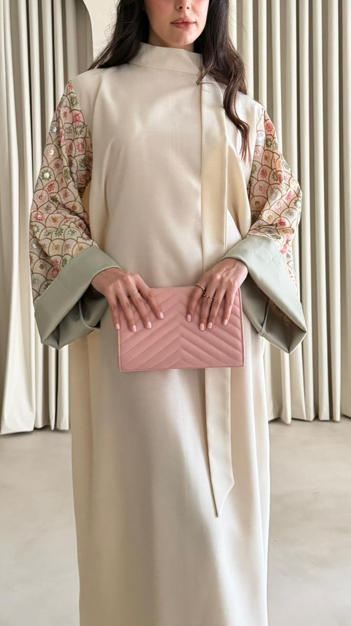 DRESS HAND DETAILED - HANGER