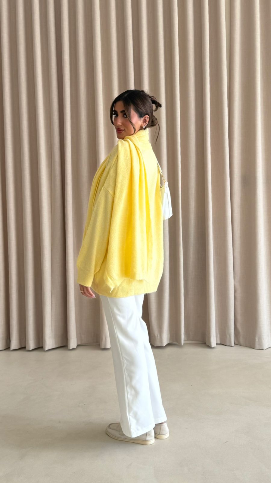 SCARF SWEATER E-25-811