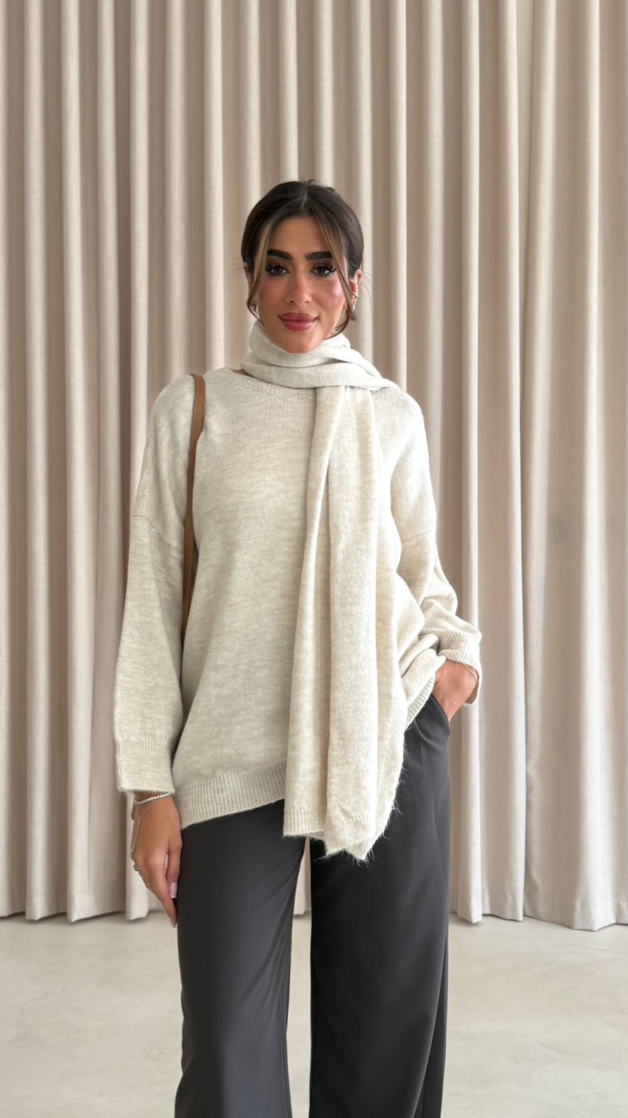 SCARF SWEATER E-25-811