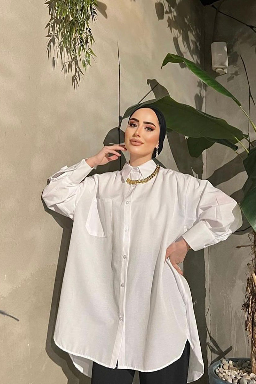 Shirt w/ necklace D