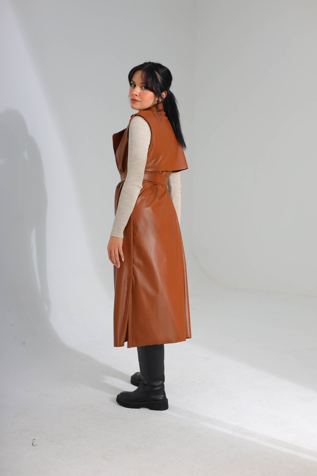 Cutsleeve leather coat